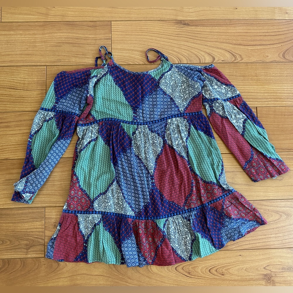 En Crme Cold Shoulder Patchwork Pattern Top - image 4